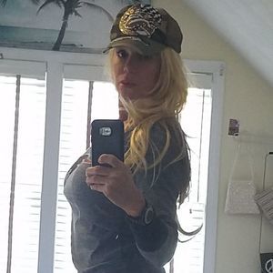 Meet your Posher, Angela